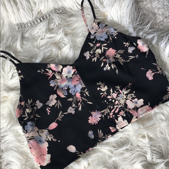 PacSun Tops - Floral Crop Top